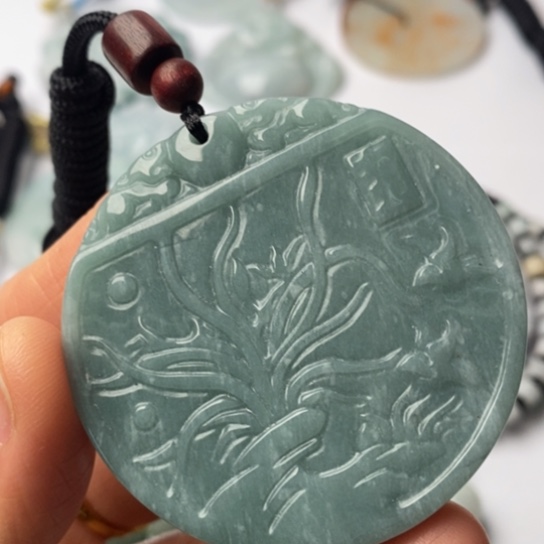 翡翠未镶嵌挂件翡翠