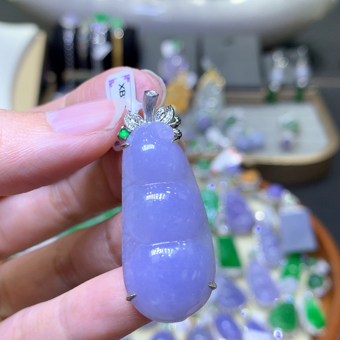 【闪购商品】翡翠颈饰18K金镶嵌翡翠吊坠项链