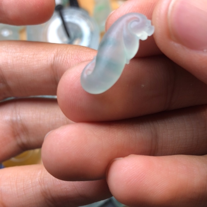 定制翡翠未镶嵌挂件