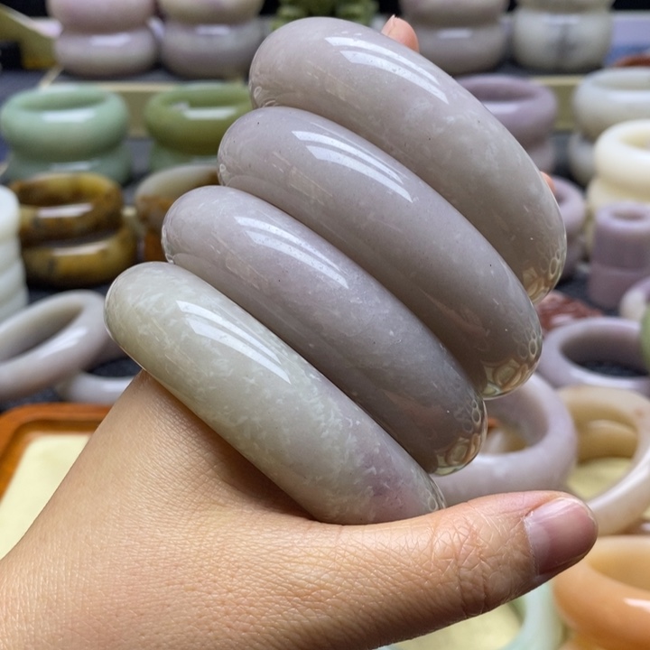 夢***影石英质玉未镶嵌手镯