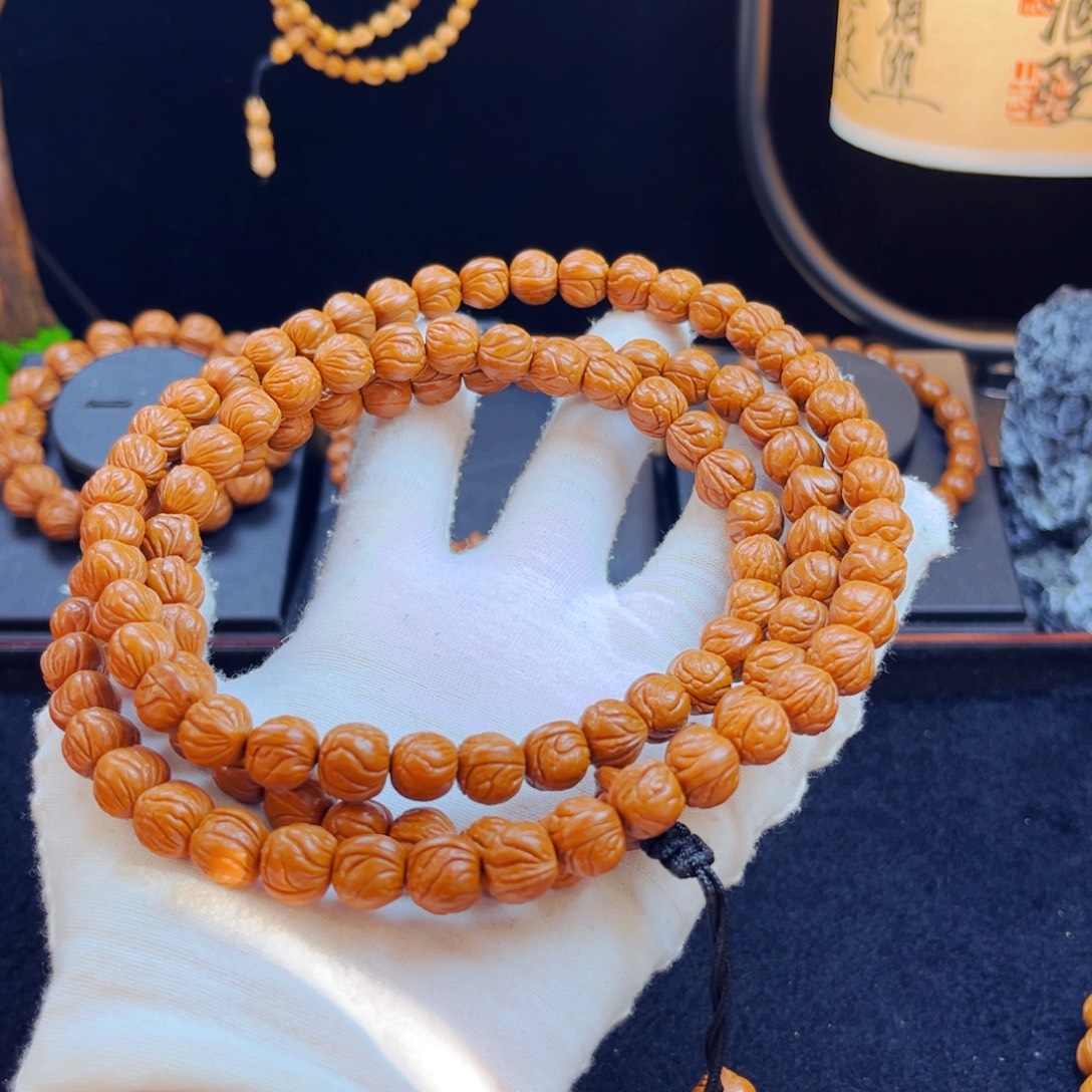 梁***颜吊坠桃核野生桃核