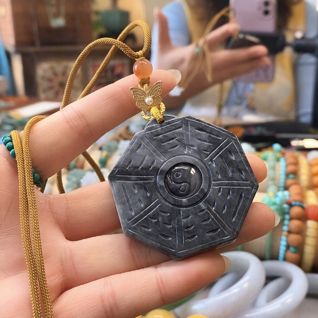 翡翠颈饰未镶嵌翡翠挂件