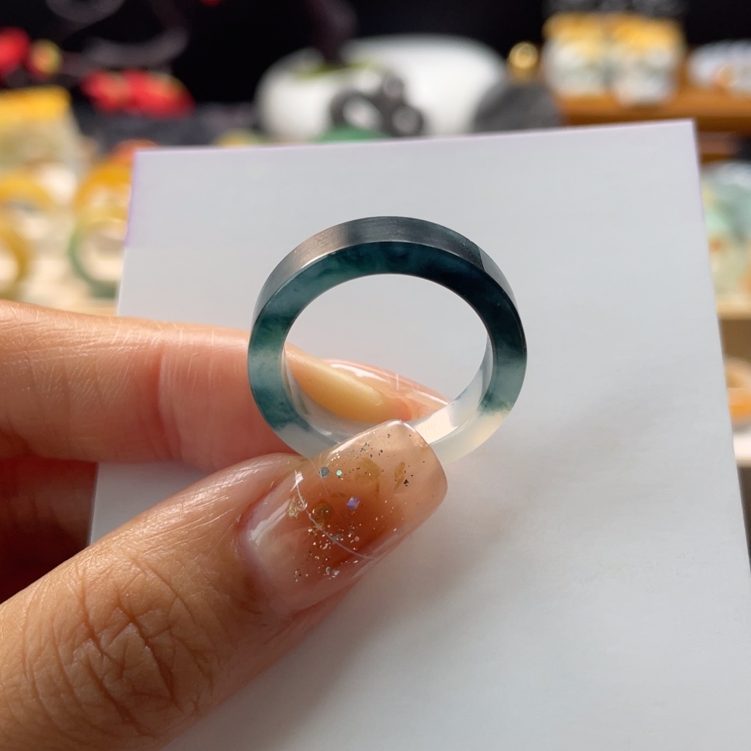 定制翡翠未镶嵌戒指