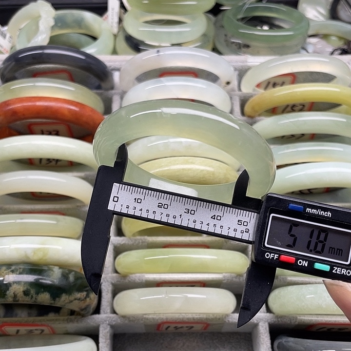 蛇纹石玉未镶嵌手镯149