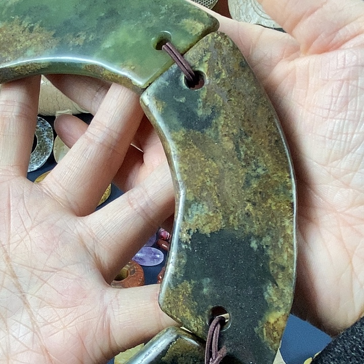 润***相和田玉（糖玉）未镶嵌挂件