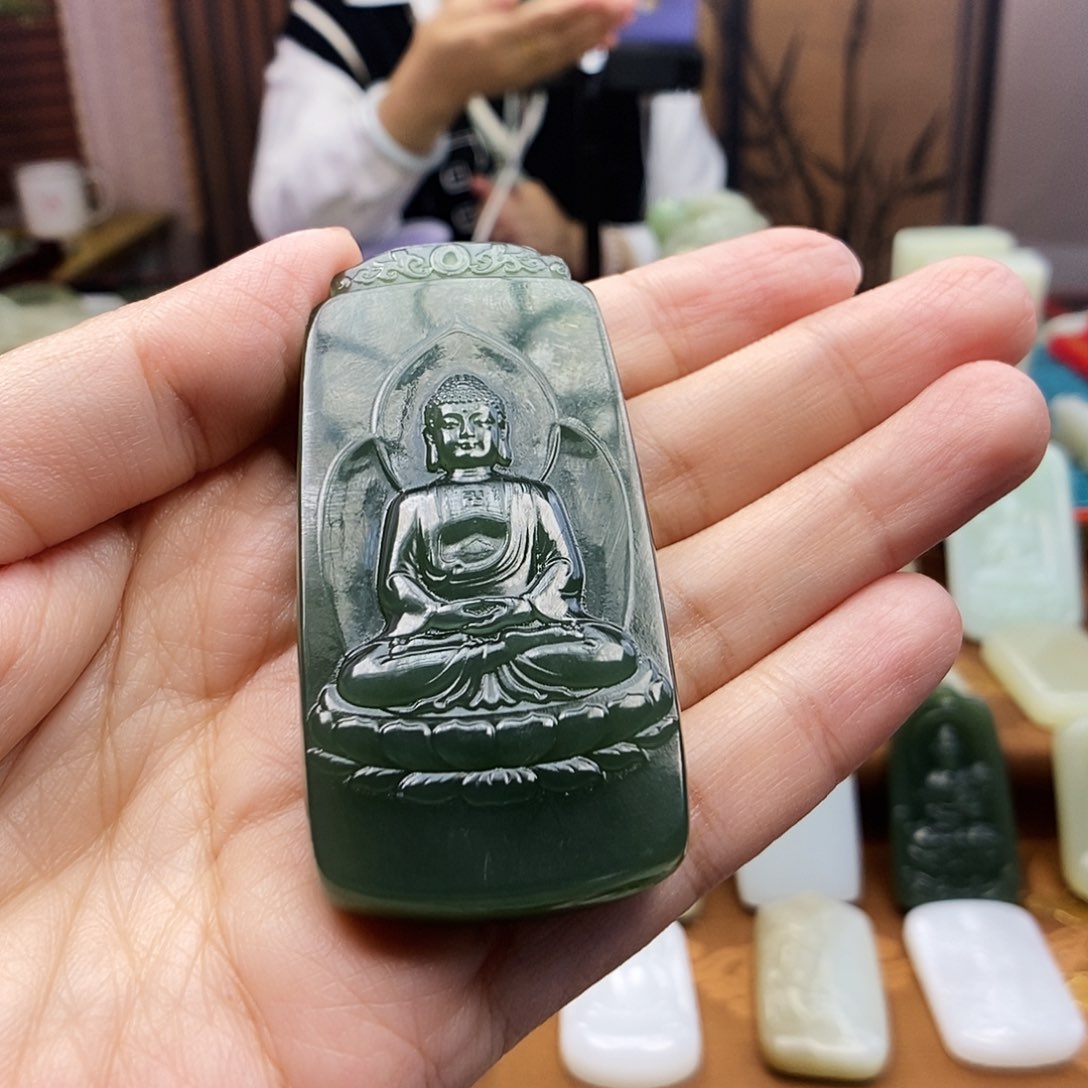 颈饰未镶嵌和田玉我***?