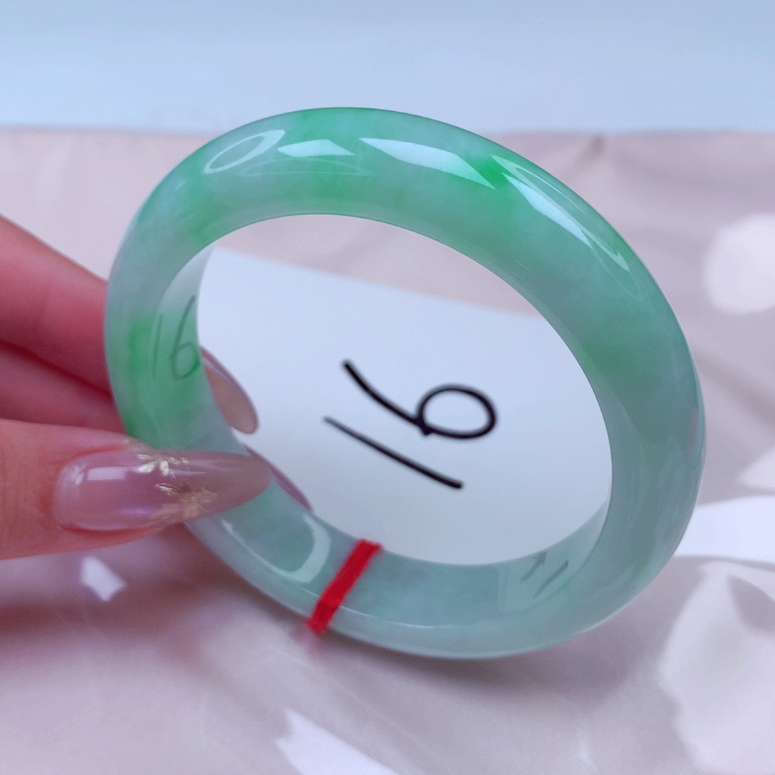 翡翠手镯未镶嵌翡翠56