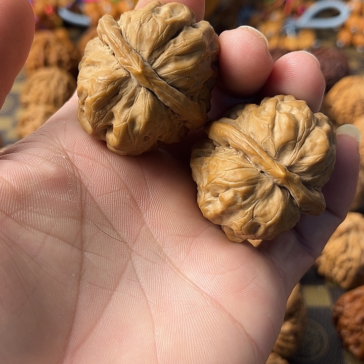 文玩核桃吊坠蛤蟆头