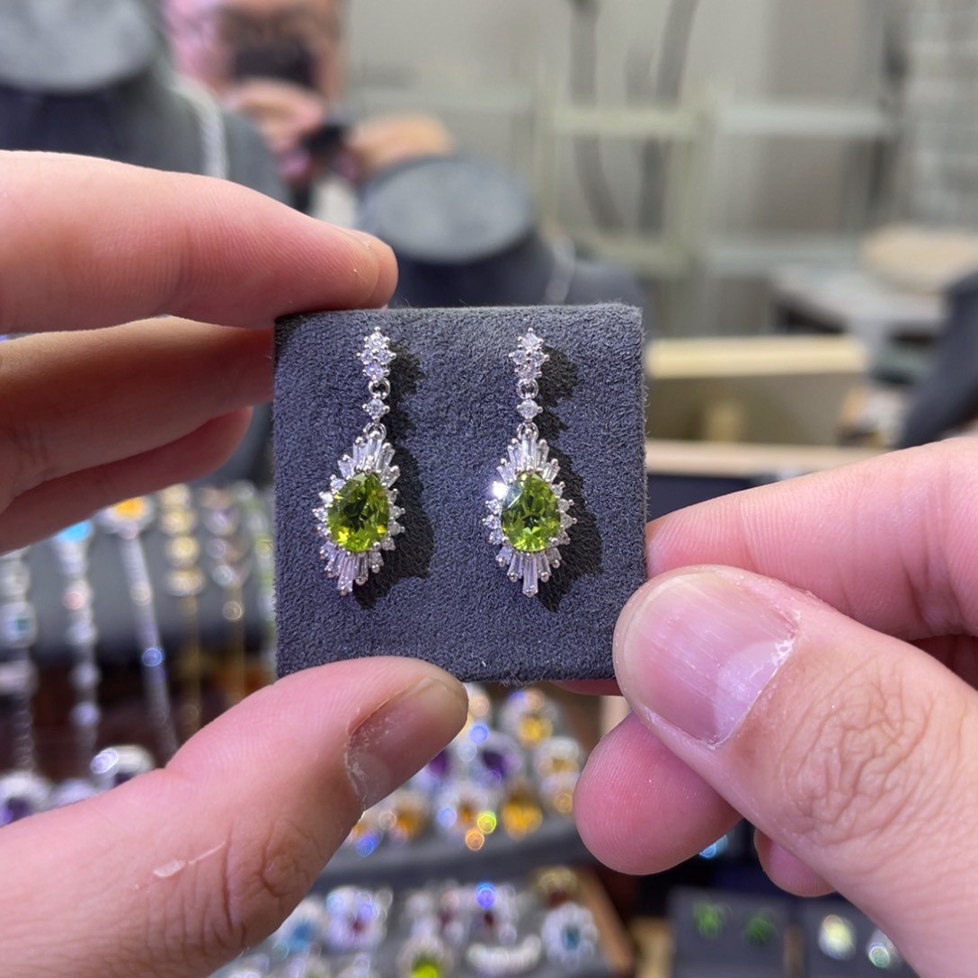 橄榄石耳坠银S925镶嵌