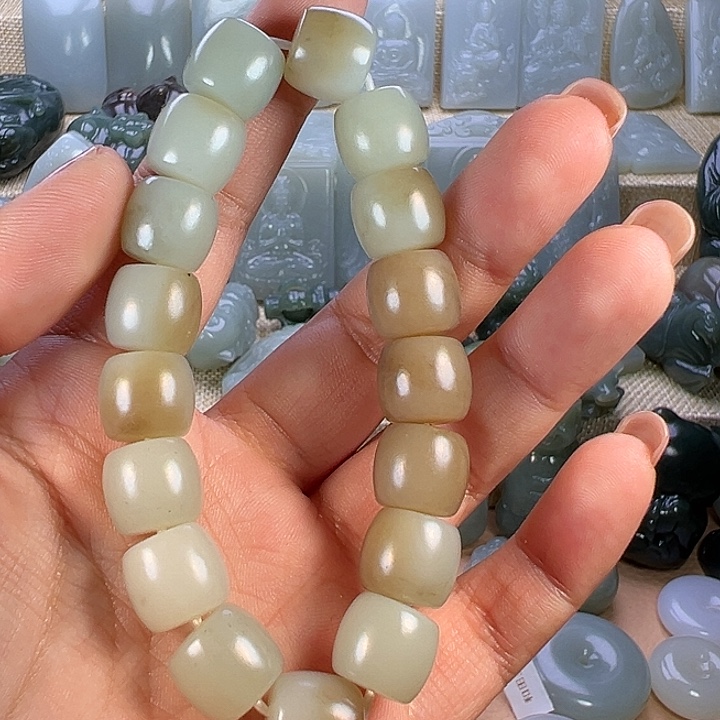 艺***精和田玉未镶嵌颈饰