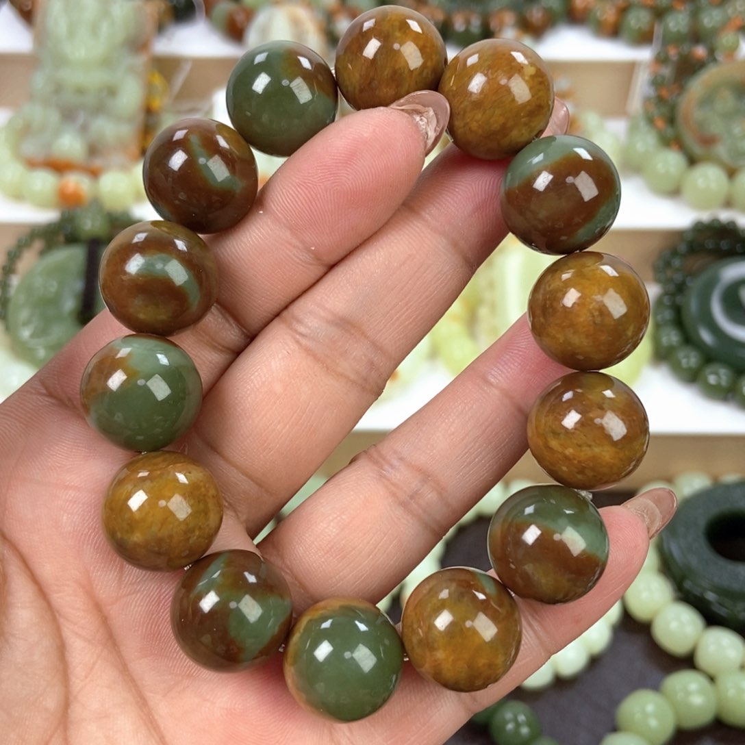 透闪石质玉手串未镶嵌