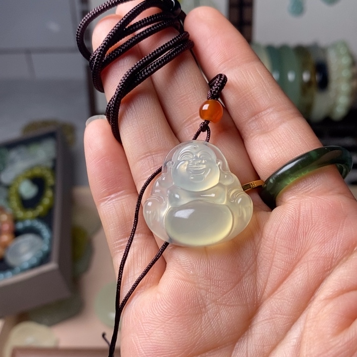 蛇纹石玉颈饰未镶嵌