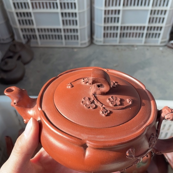 老厂紫砂壶一件。