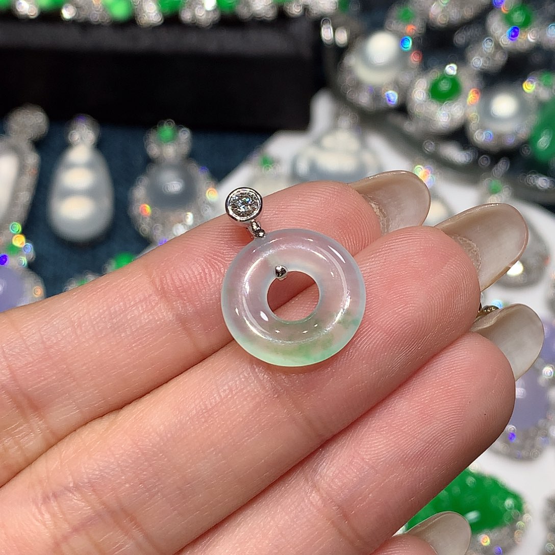 颈饰18K金镶嵌翡翠甜甜圈