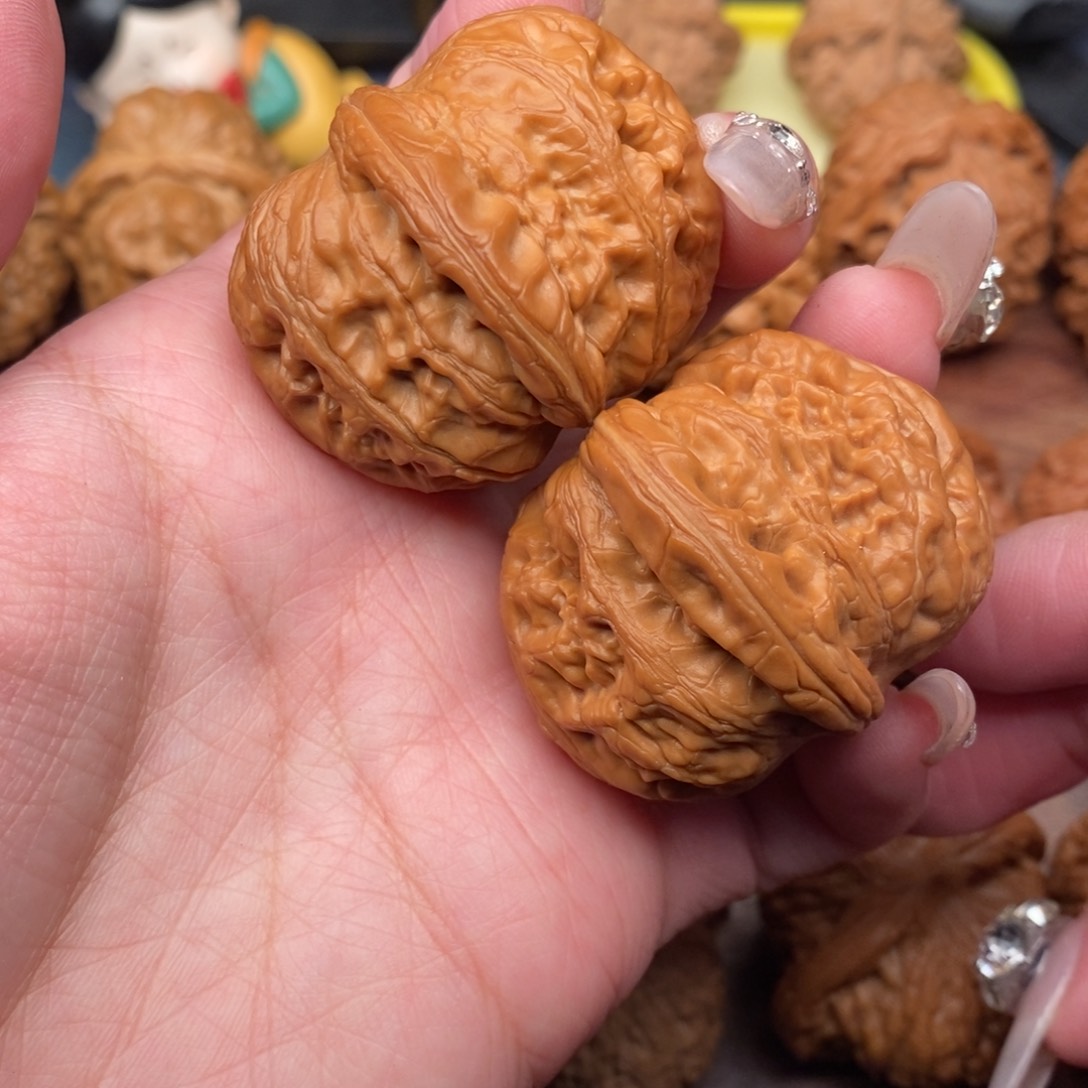 文玩核桃把件全品粗棱元宝43