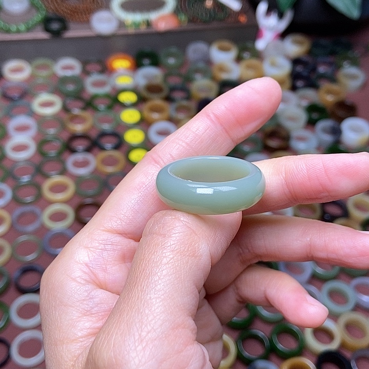 和田玉戒指未镶嵌21.5毕业粉青