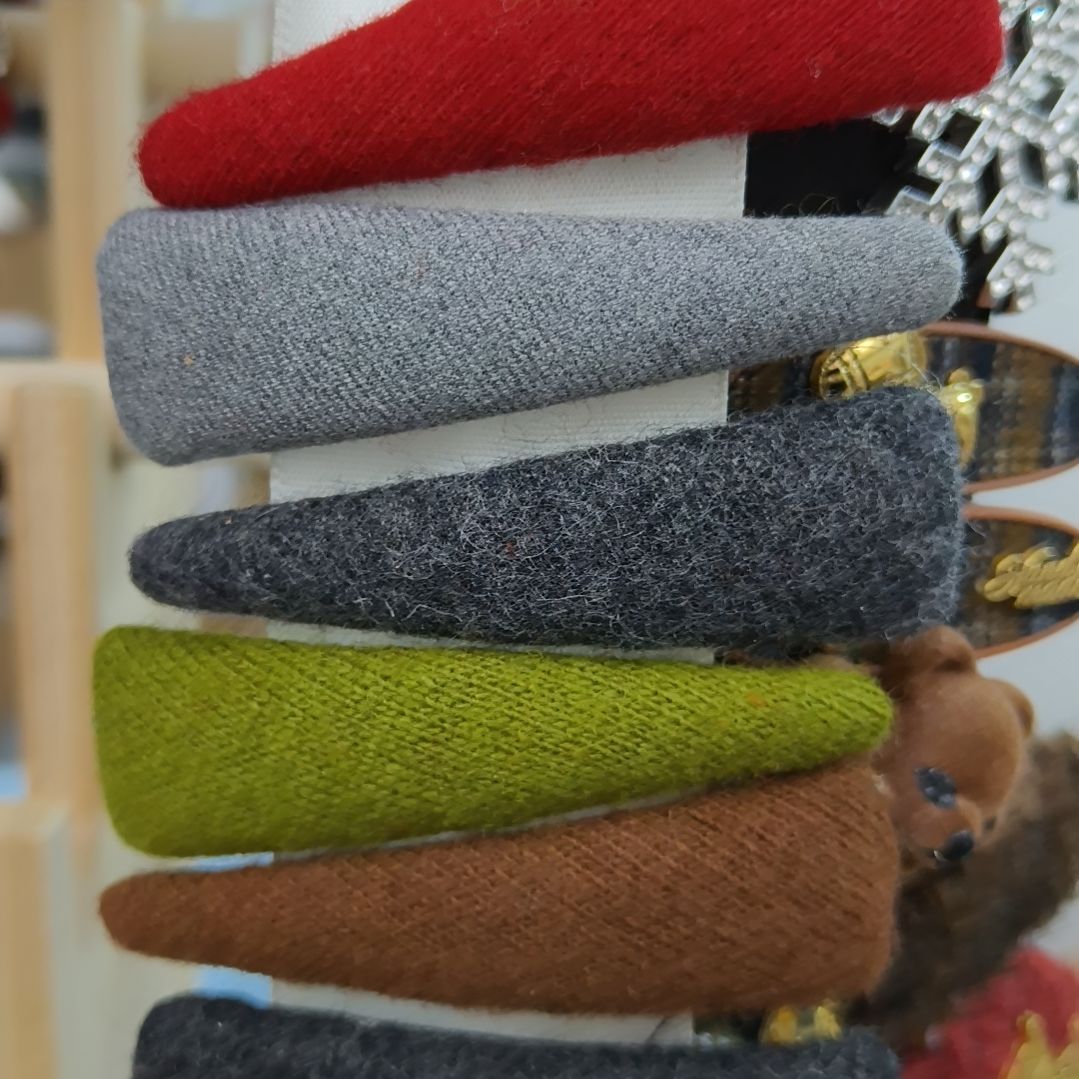 布艺非金属彩色毛呢三角掰掰夹