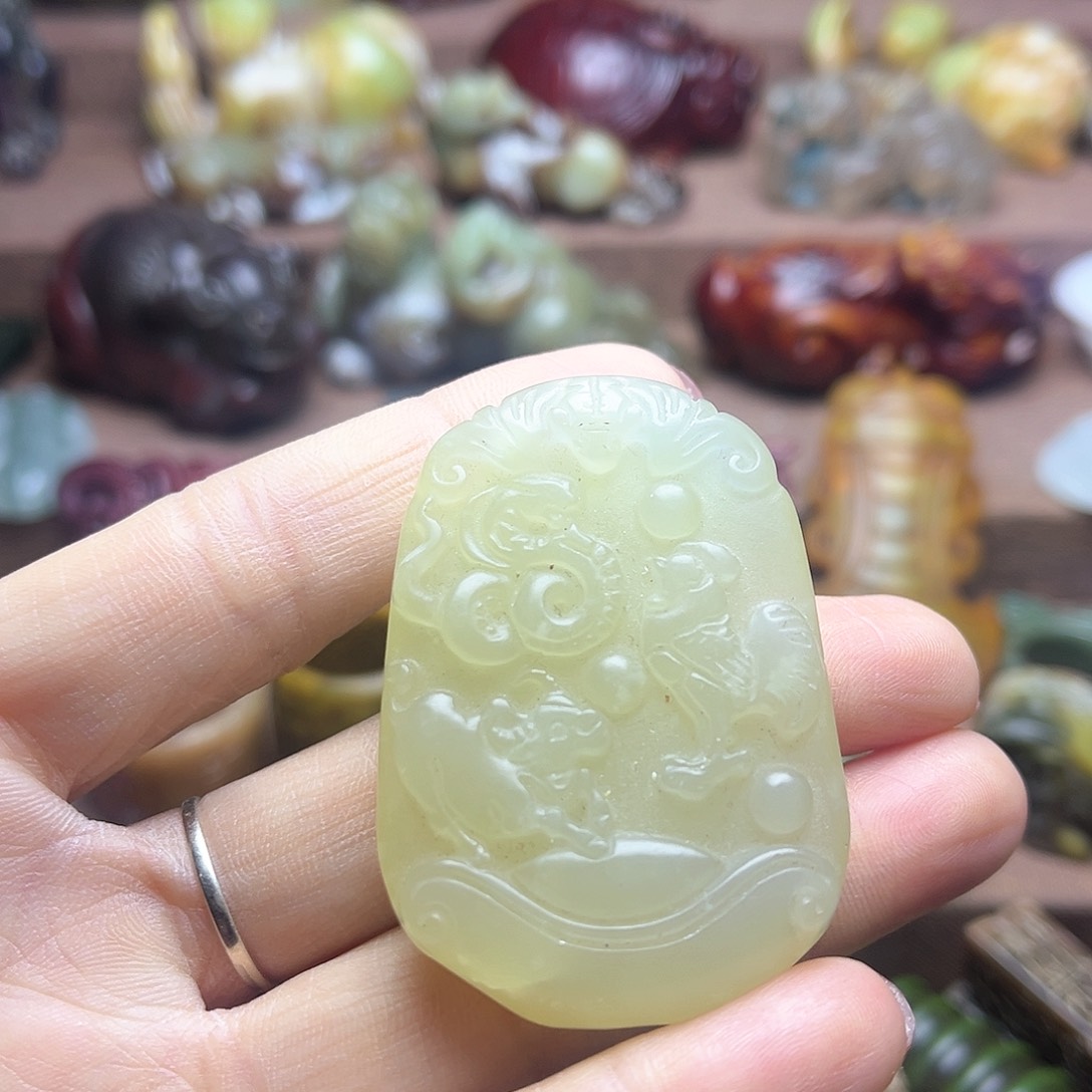 白玉菩提吊坠88。。