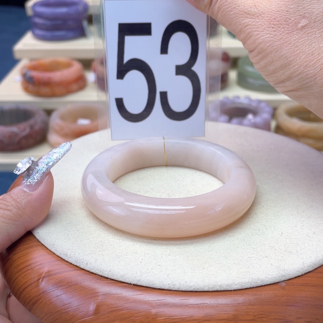 石英岩玉未镶嵌手镯