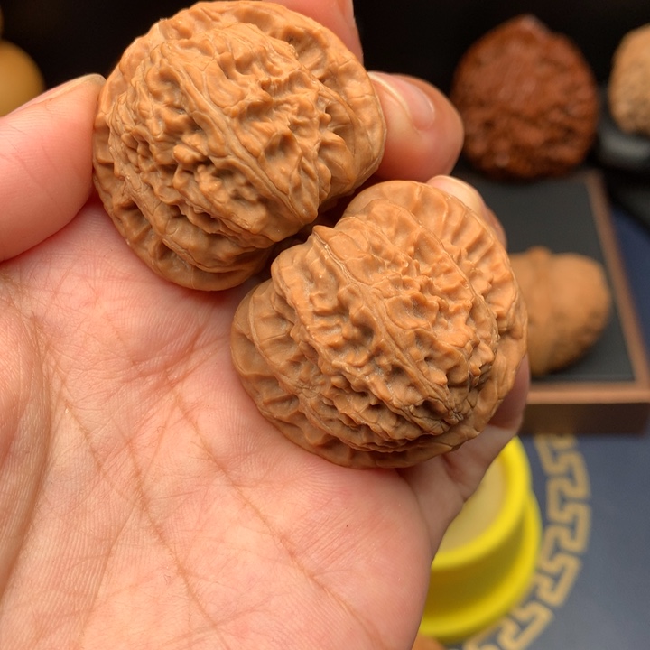 文玩核桃把件36.8全品三角白