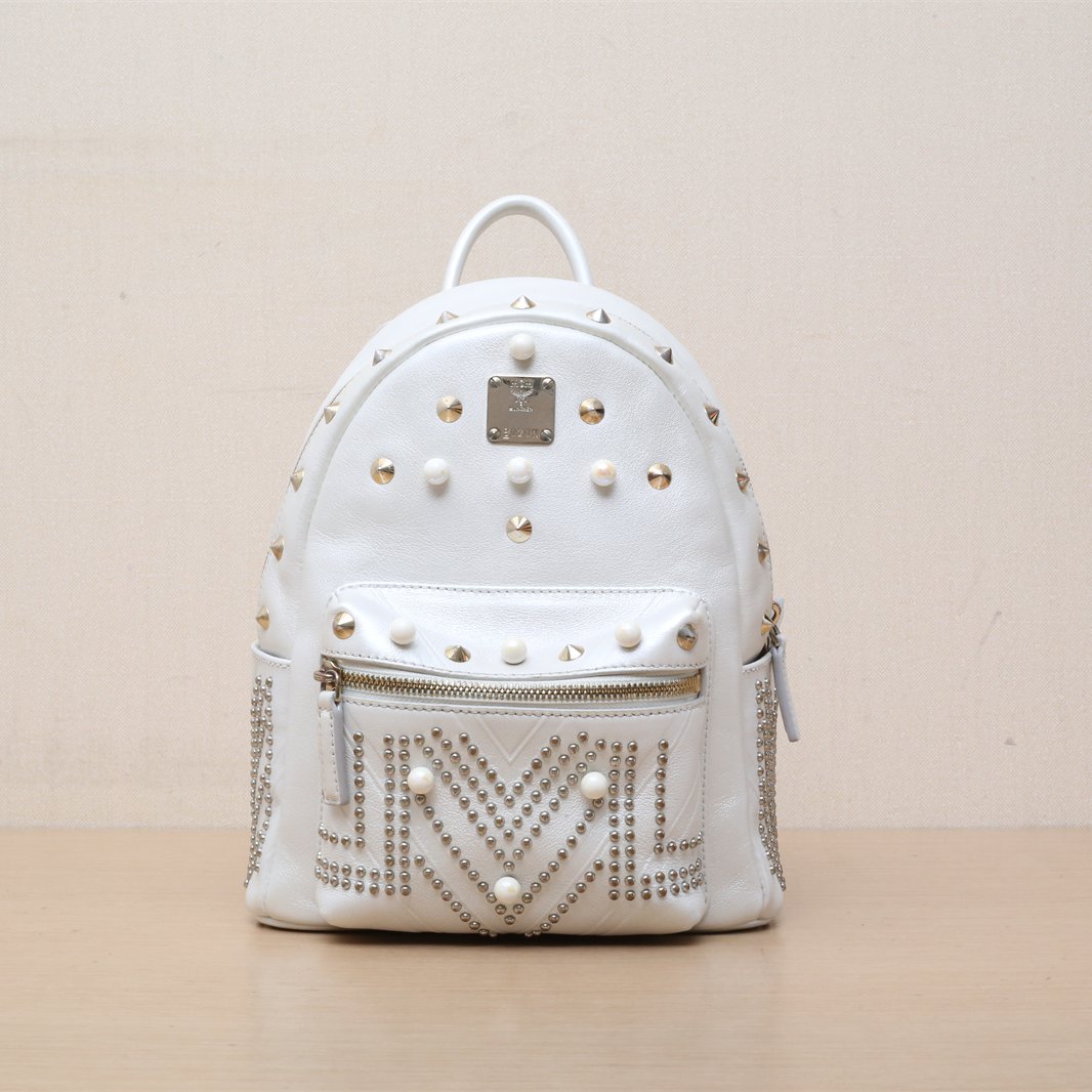 95新 MCM 小花Jerry白色 PU 浅金扣 珍珠 铆钉 双肩包 MINI