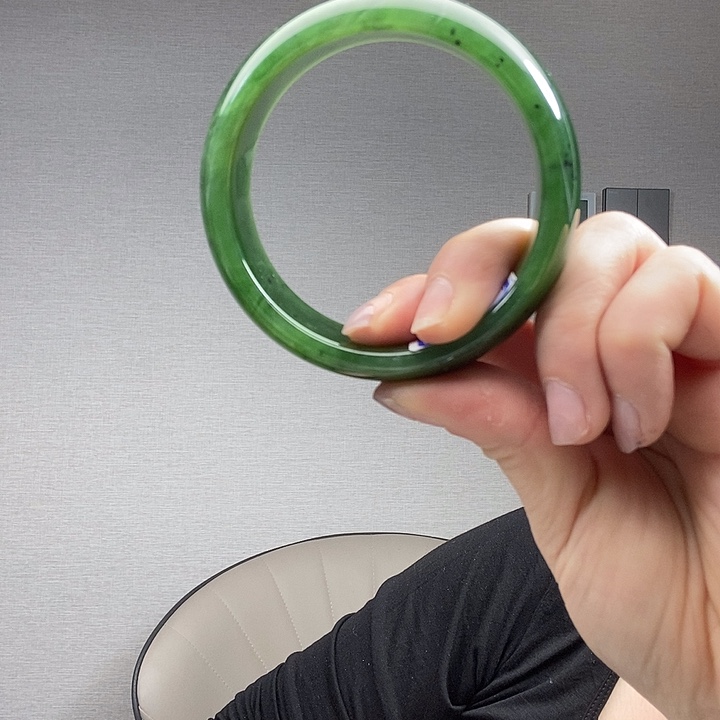 和田玉手镯未镶嵌史*霞