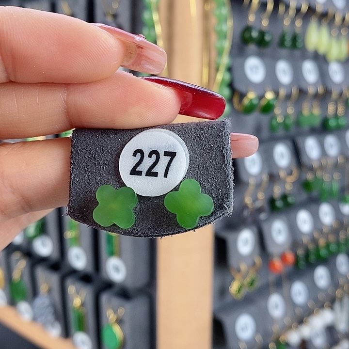 和田玉耳饰18K金镶嵌