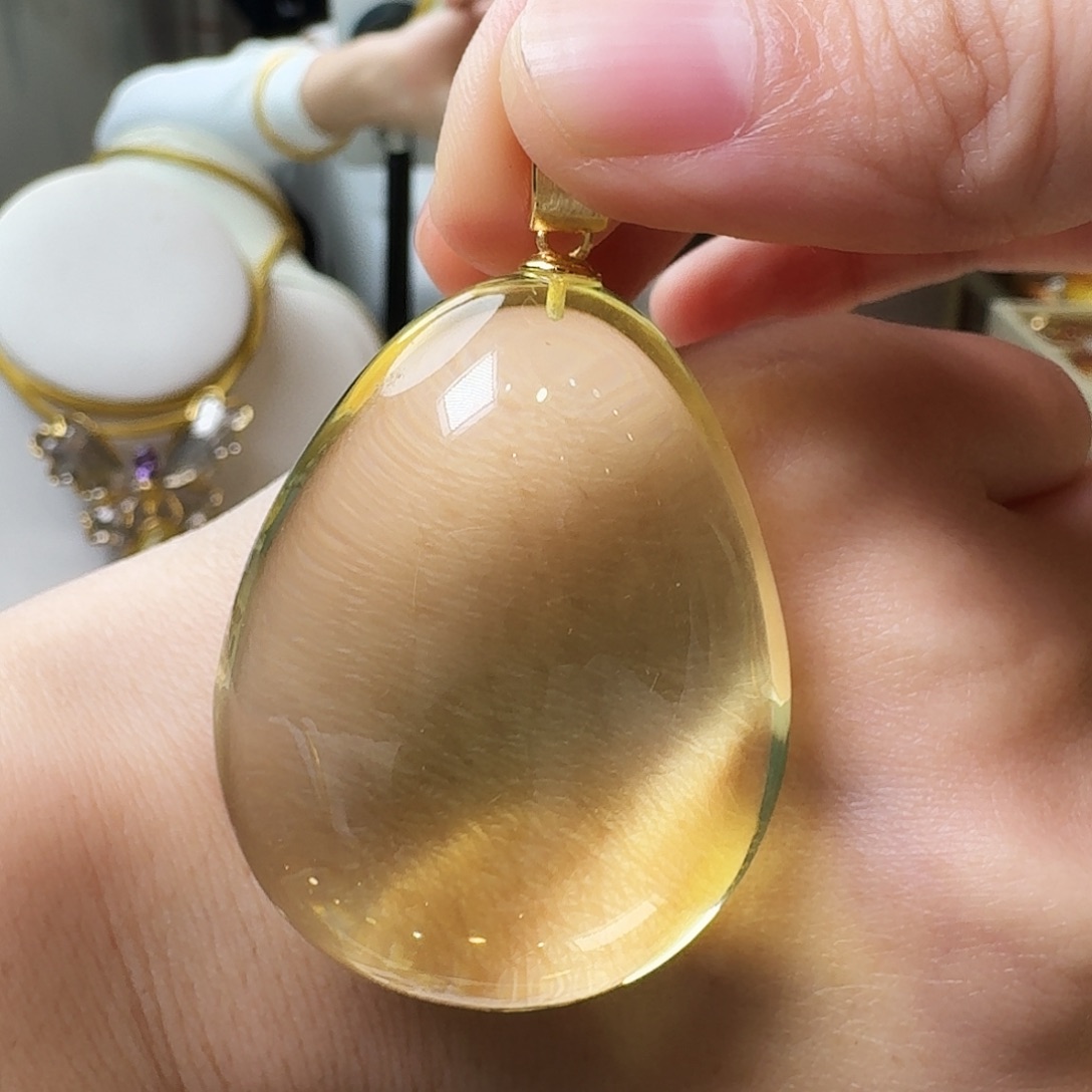 琥珀未镶嵌颈饰吊坠