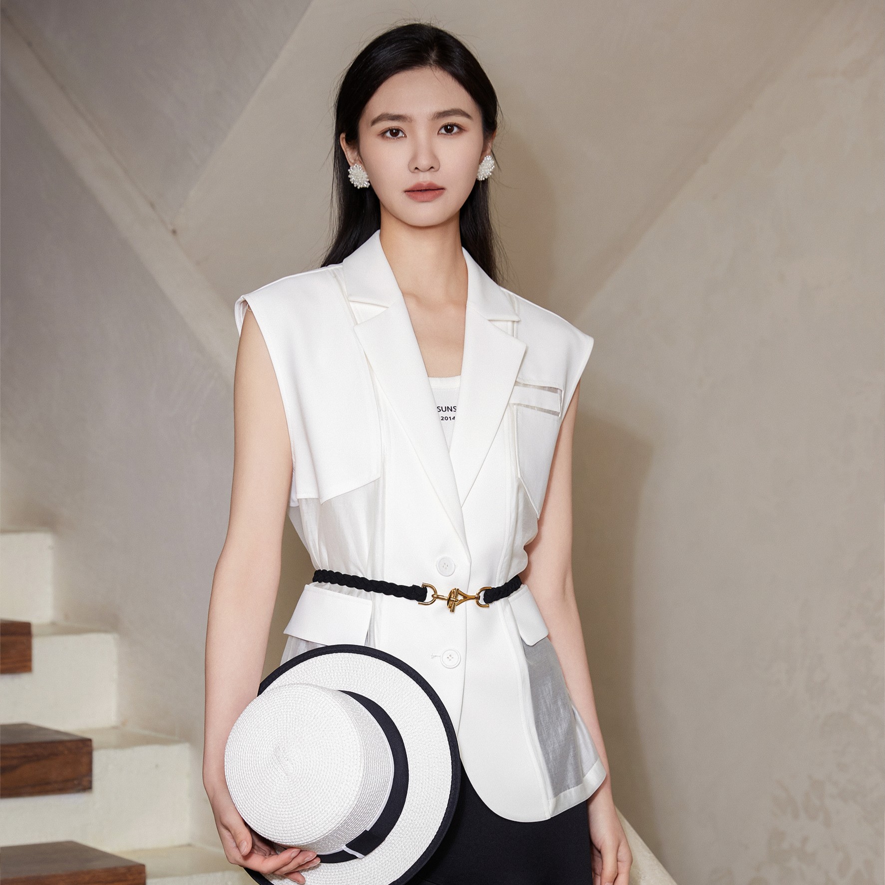 【周周专属】M418004713曼德诗纯色单排扣马夹女通勤西装领马甲