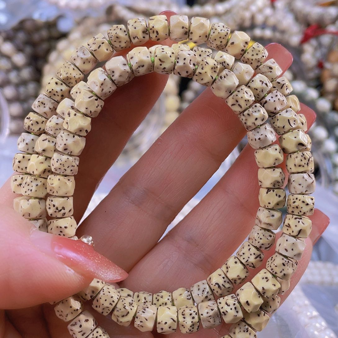 星月菩提吊坠石玉料雕刻无相药片尺寸6.5