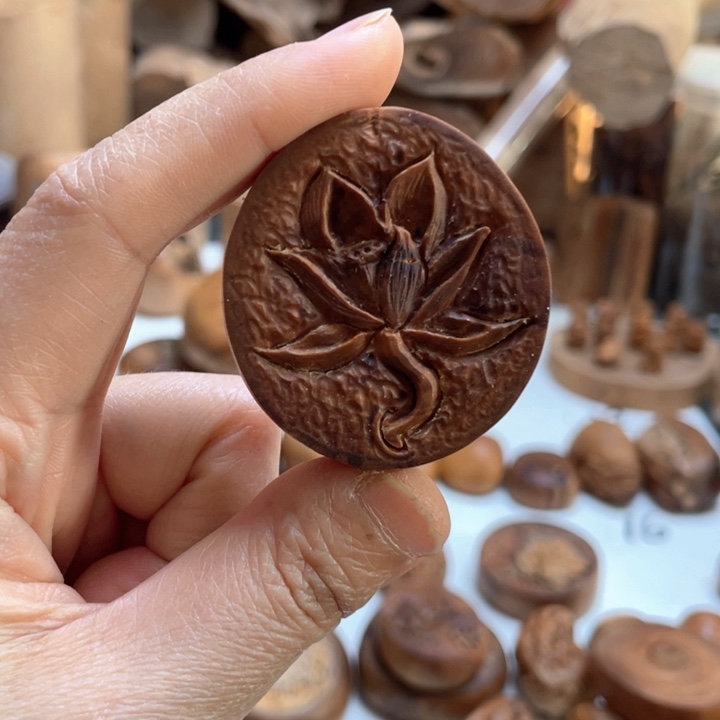 ，***。檀香木原汁原味老山檀香