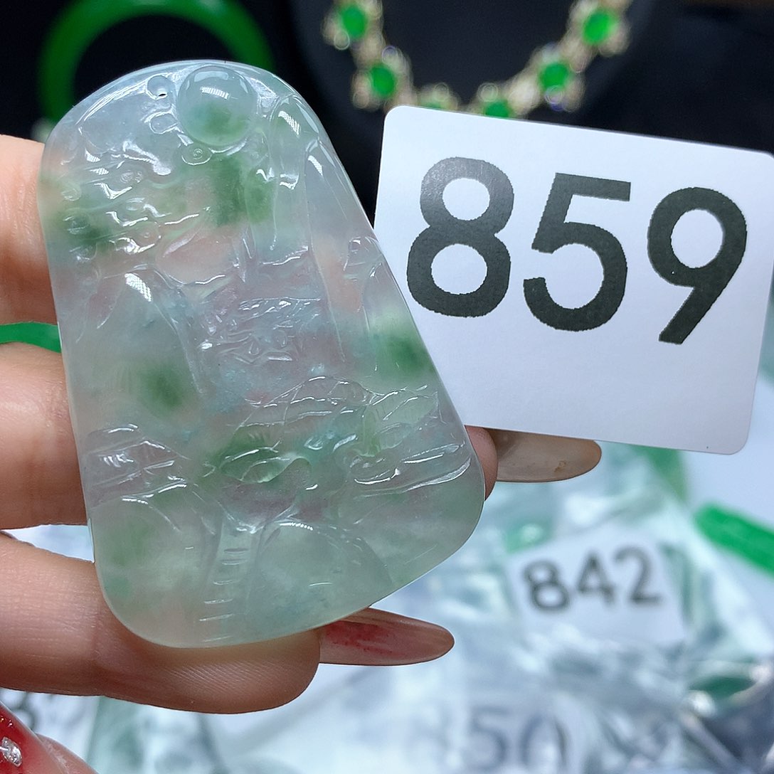 翡翠吊坠(赠链)未镶嵌