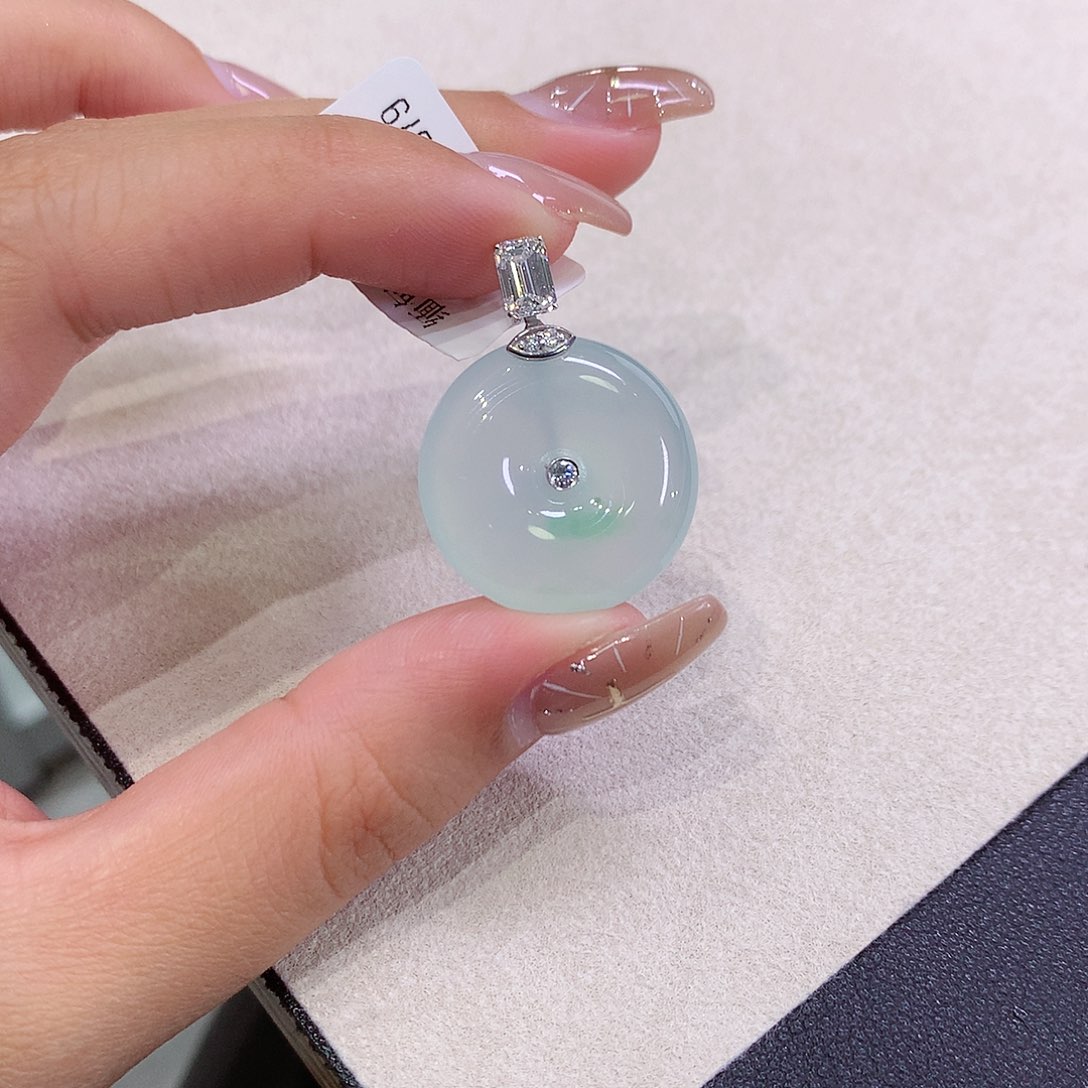 翡翠18K金镶嵌吊坠(不含链)22.3-6.2