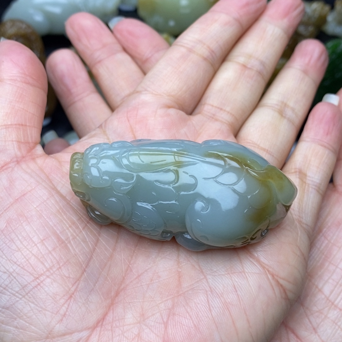 和田玉未镶嵌把件