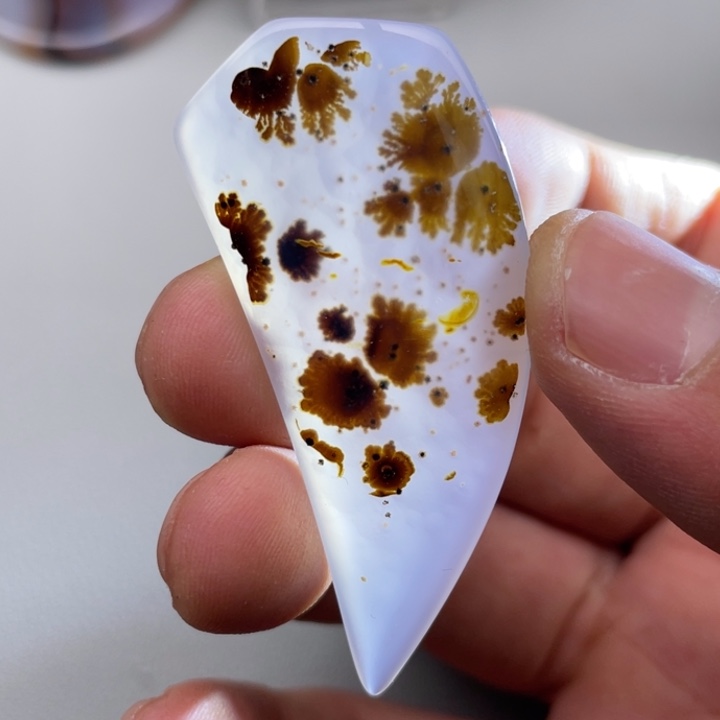 玛瑙/玉髓颈饰未镶嵌嘻**嘻