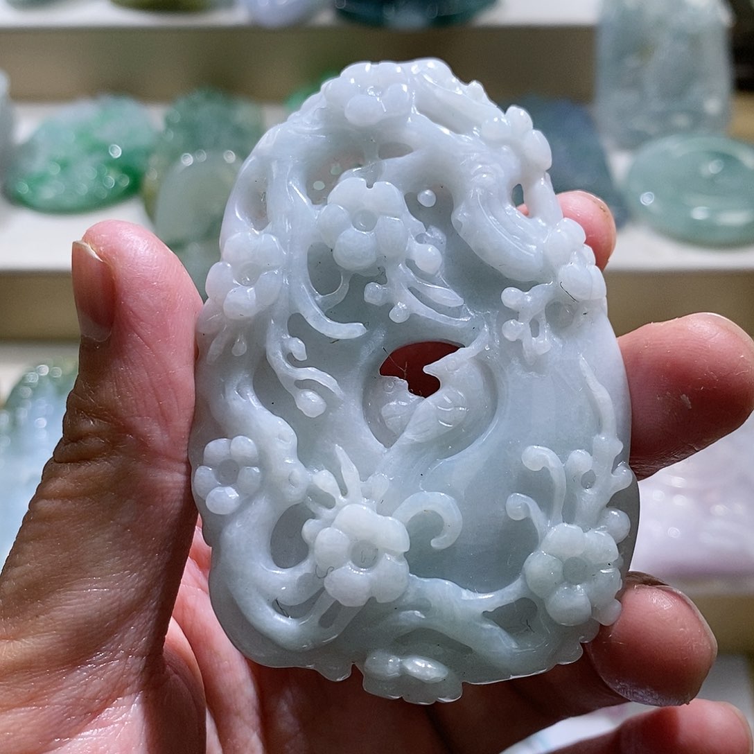 【闪购商品】翡翠颈饰未镶嵌喜上眉梢