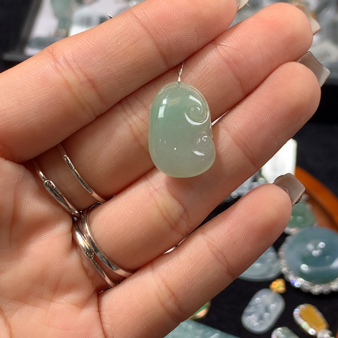 翡翠未镶嵌颈饰111