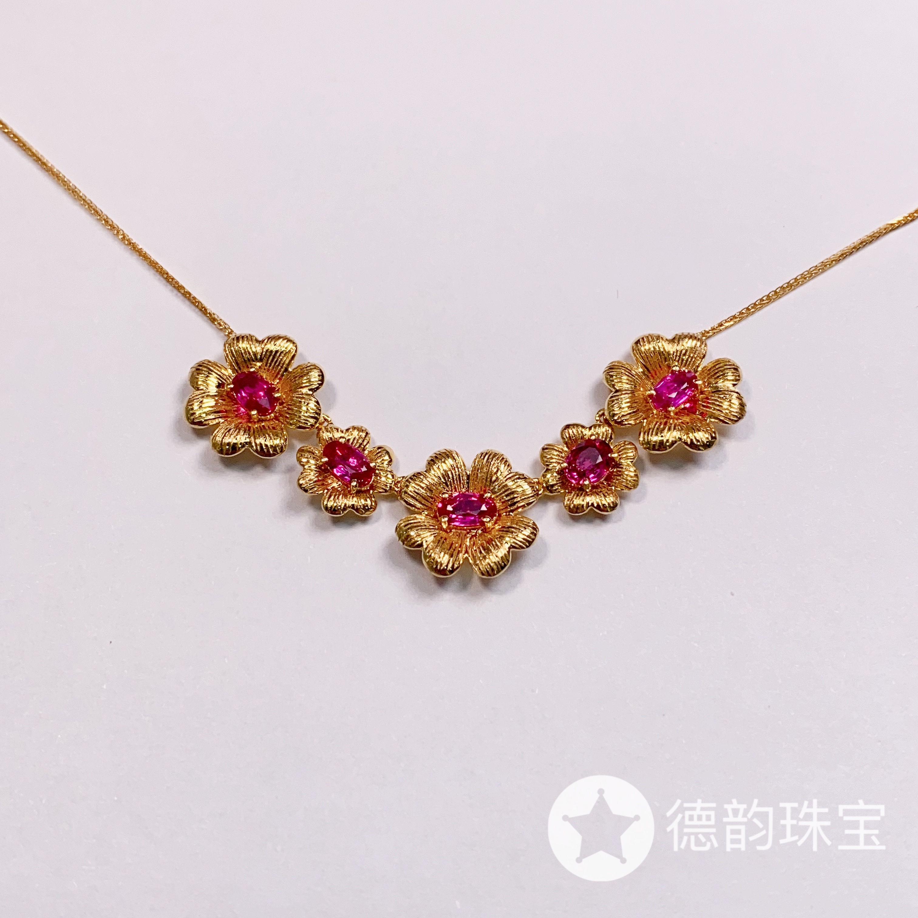 18K金镶嵌红宝石项链
