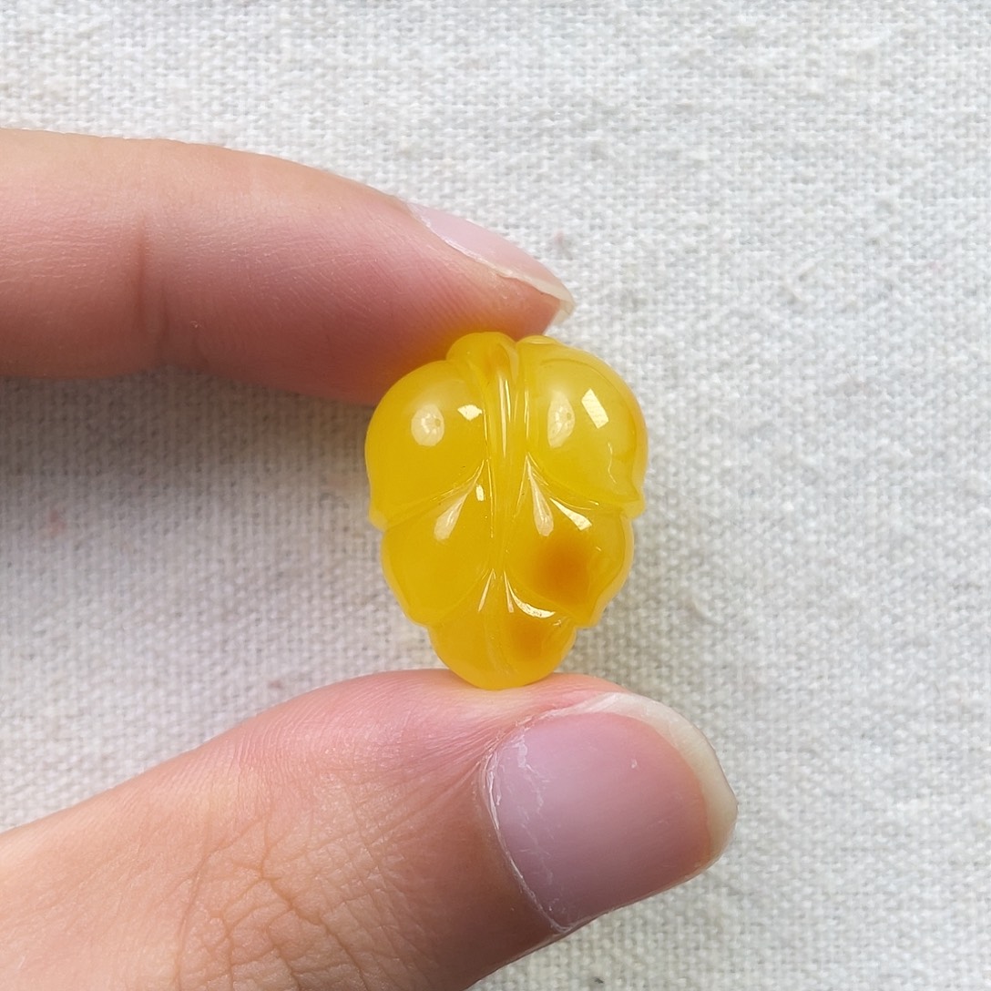 琥珀未镶嵌珠宝奇石叶子