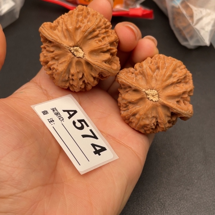 文玩核桃吊坠核桃