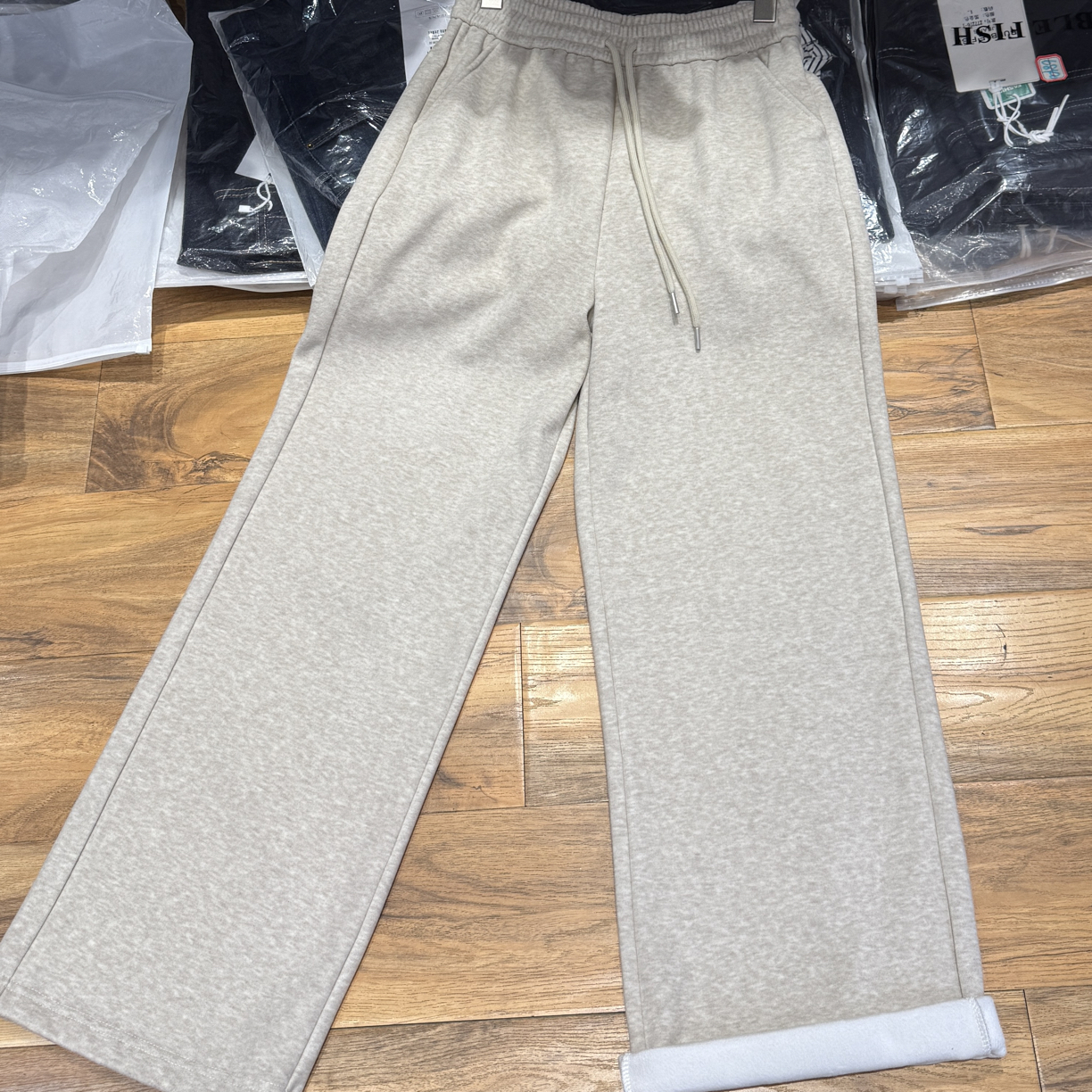 秋季新款软糯窄版直筒裤高腰显瘦垂顺抗皱时尚百搭加绒