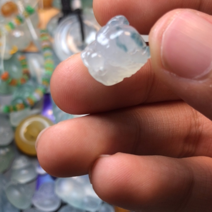 定制翡翠未镶嵌挂件