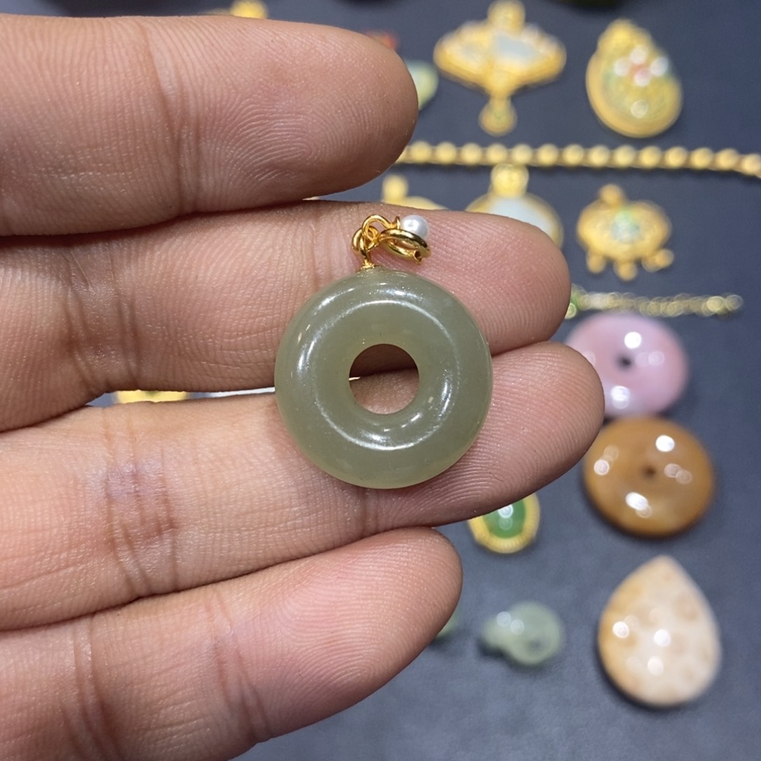 和田玉颈饰银S925镀金镶嵌