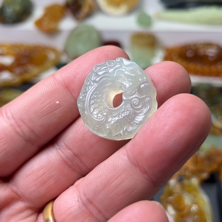 蛇纹石玉未镶嵌挂件