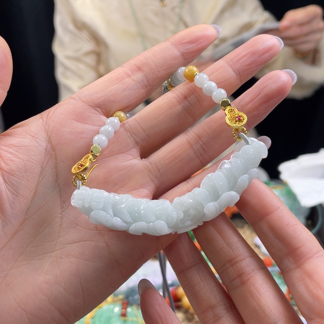 翡翠颈饰未镶嵌代编织