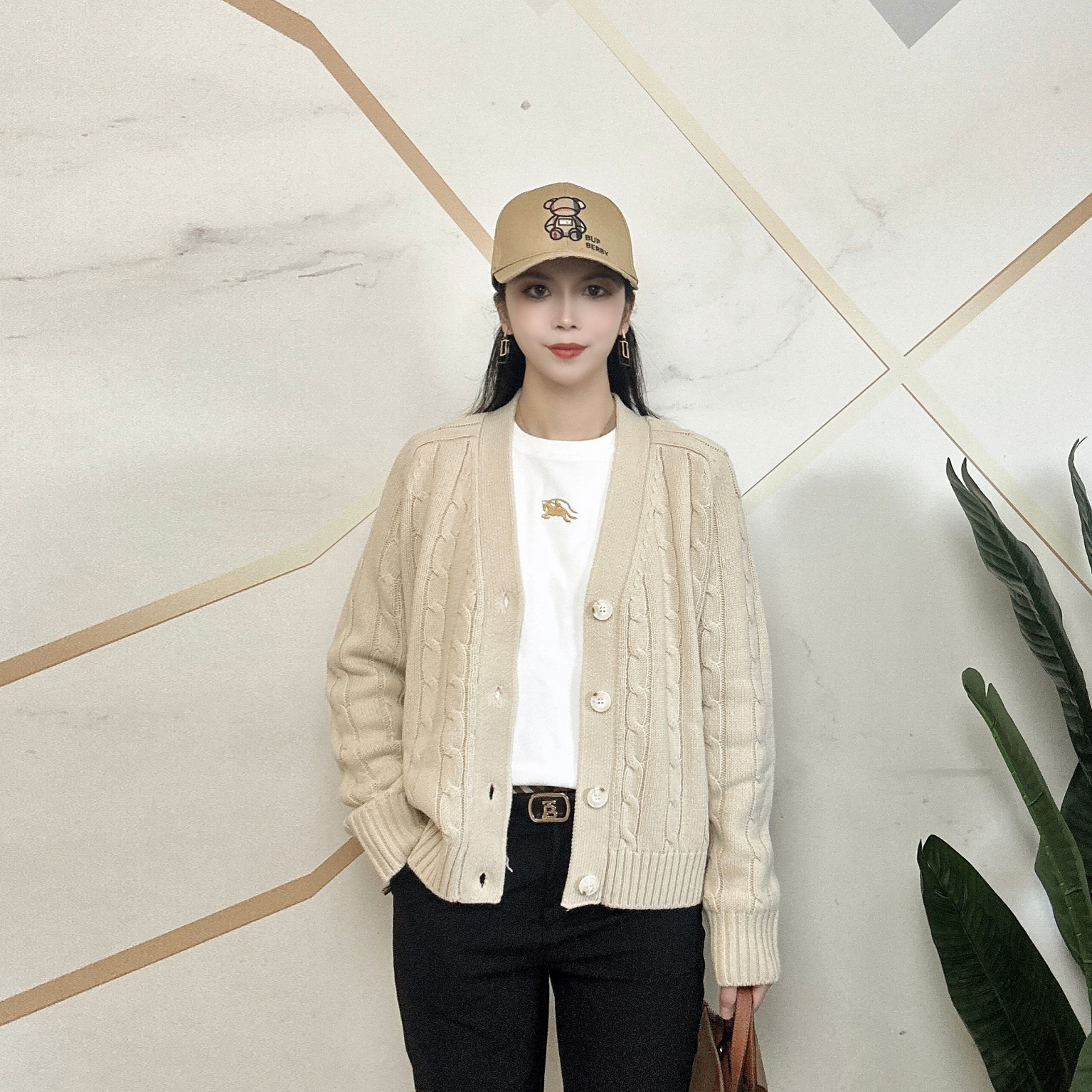 秋冬季新款高端羊毛毛衣女士轻奢休闲百搭条纹开衫落肩长袖针织衫