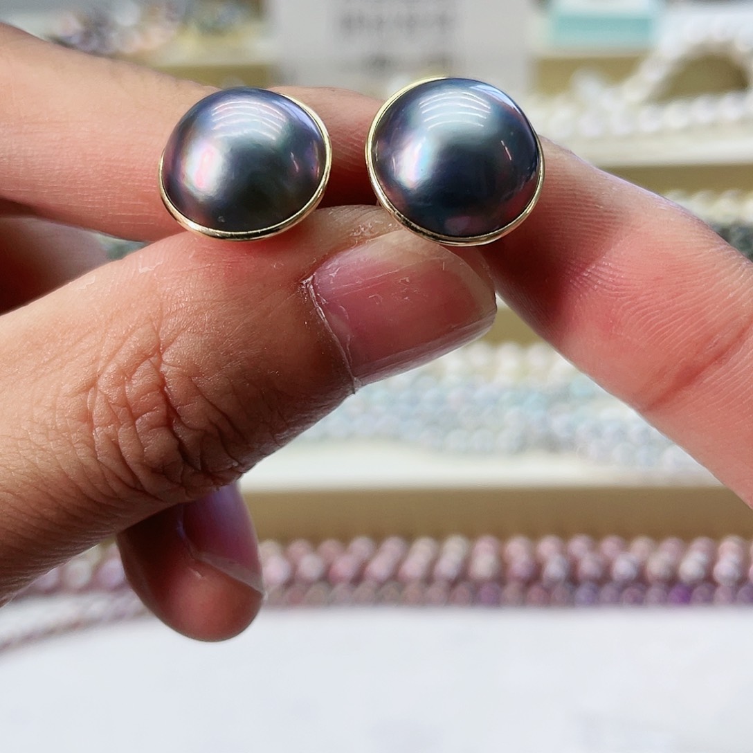 拼合珍珠（马贝珠）耳饰18K金镶嵌