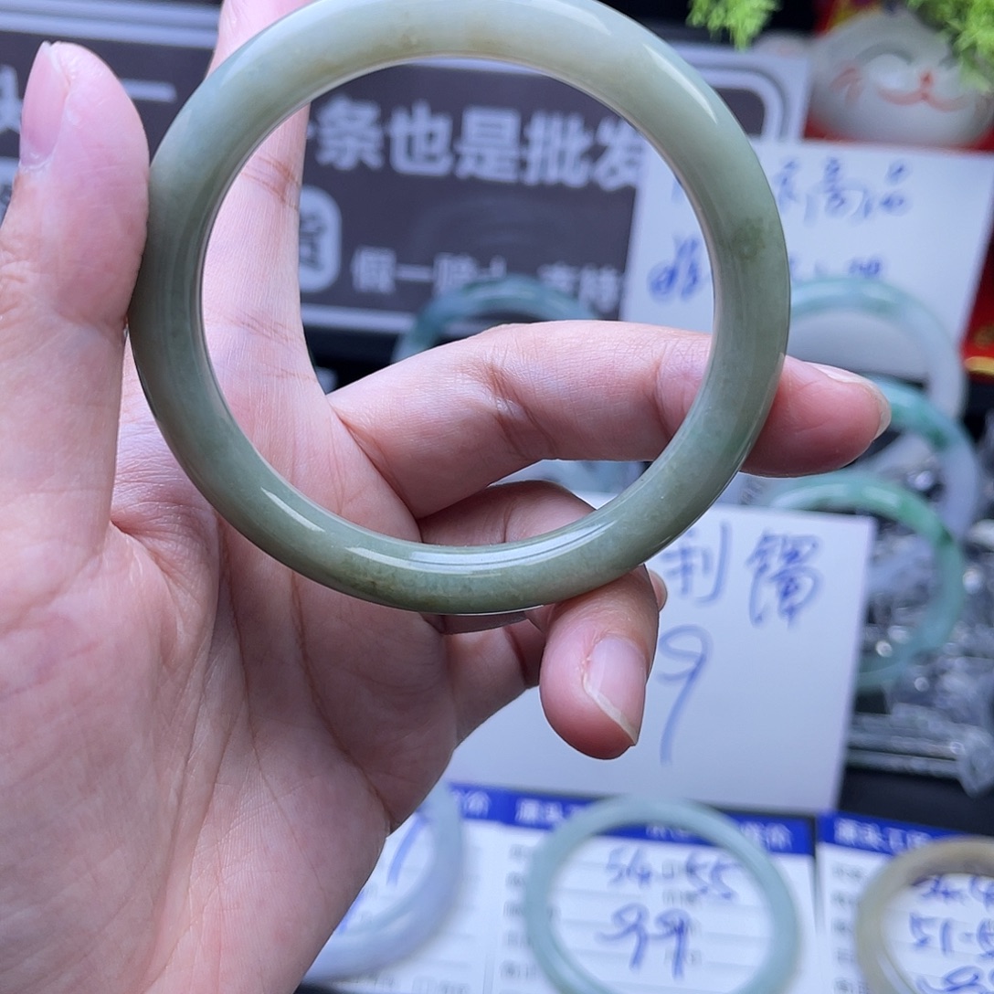 翡翠未镶嵌手镯翡翠