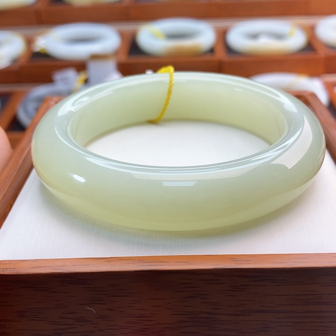 和田玉（白玉）手镯未镶嵌