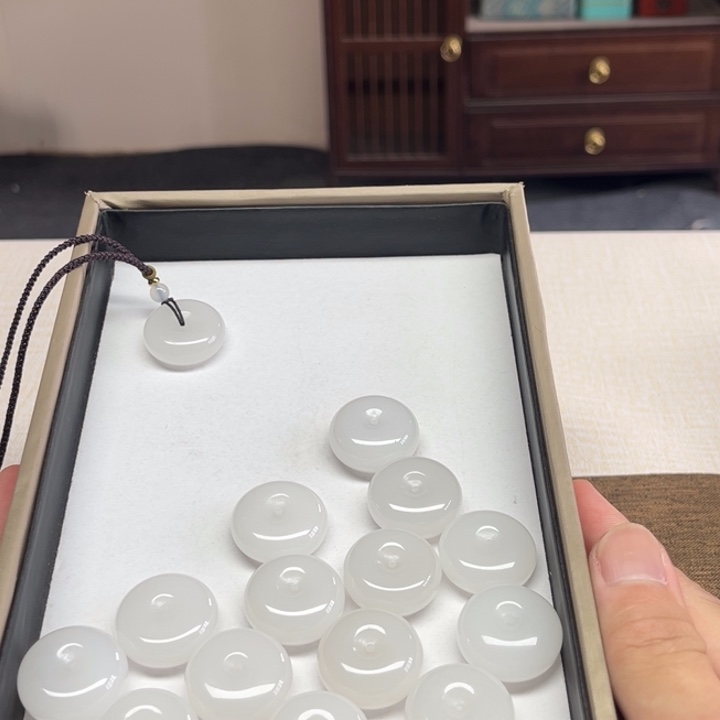 石英质玉手链未镶嵌